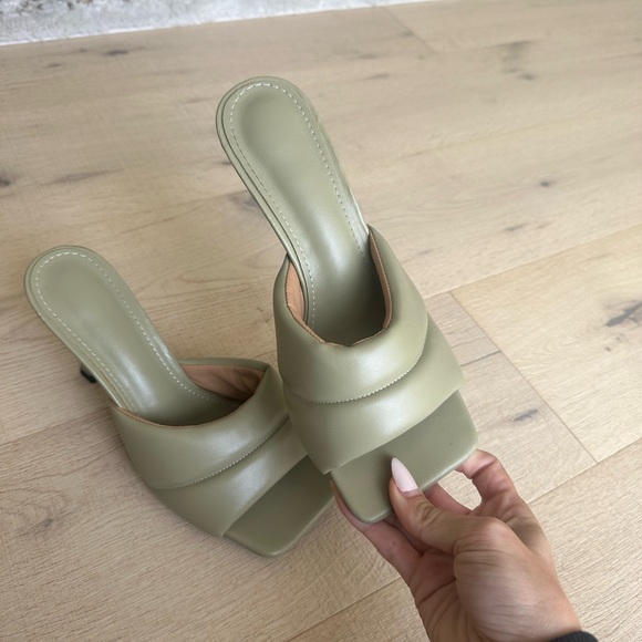 Green heeled mules - Picture 2 of 5